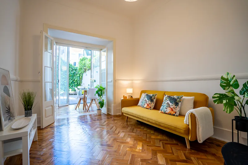 2 BR Flat with garden in Campo de Ourique, Lisbon